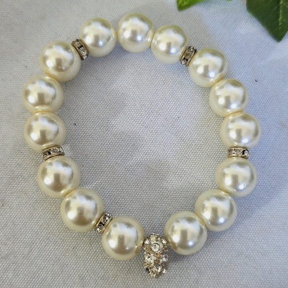 Elegant White Glass Pearl with Rhinestone Necklace Earrings and Bracelet Set - Picture 9 of 17